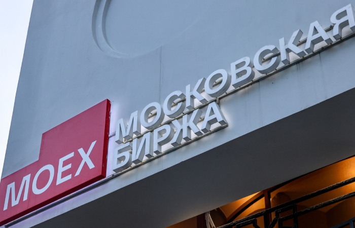 Рынок акций РФ открылся в утреннюю сессию ростом индекса IMOEX2 на 0,1%